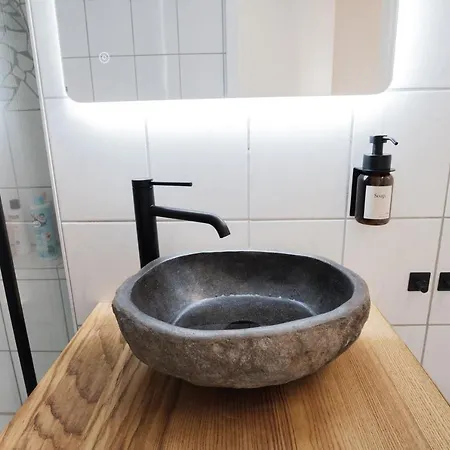 Neu / Design / Altstadt / Kueche / Netflix 巴特塞京根