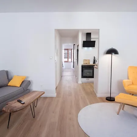 Neu / Design / Altstadt / Kueche / Netflix Lejlighed