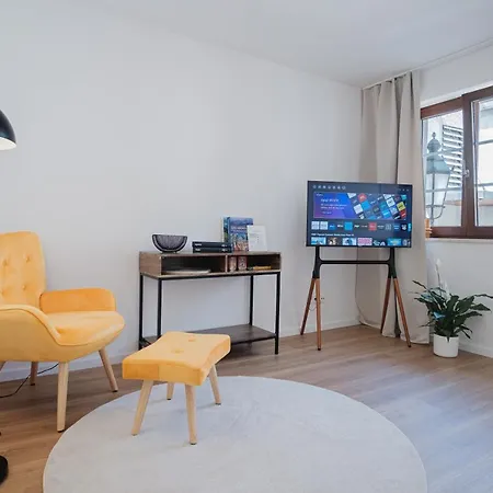 Neu / Design / Altstadt / Kueche / Netflix 公寓