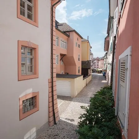 Neu / Design / Altstadt / Kueche / Netflix